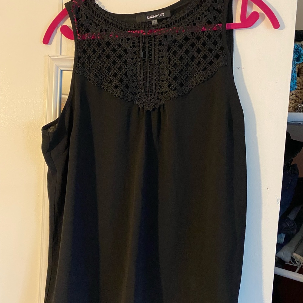 Tank top with lace detail
